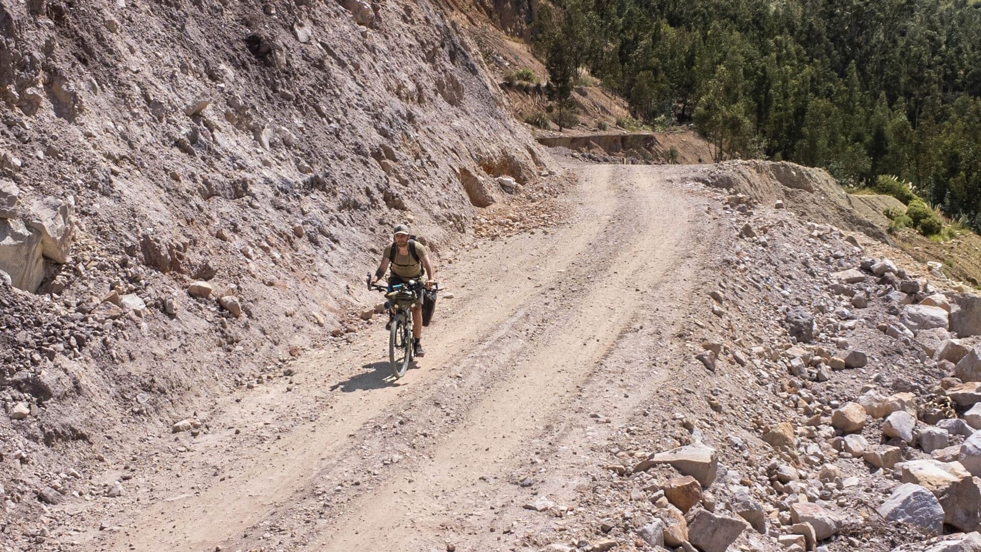 Pedaleando bajo el sol